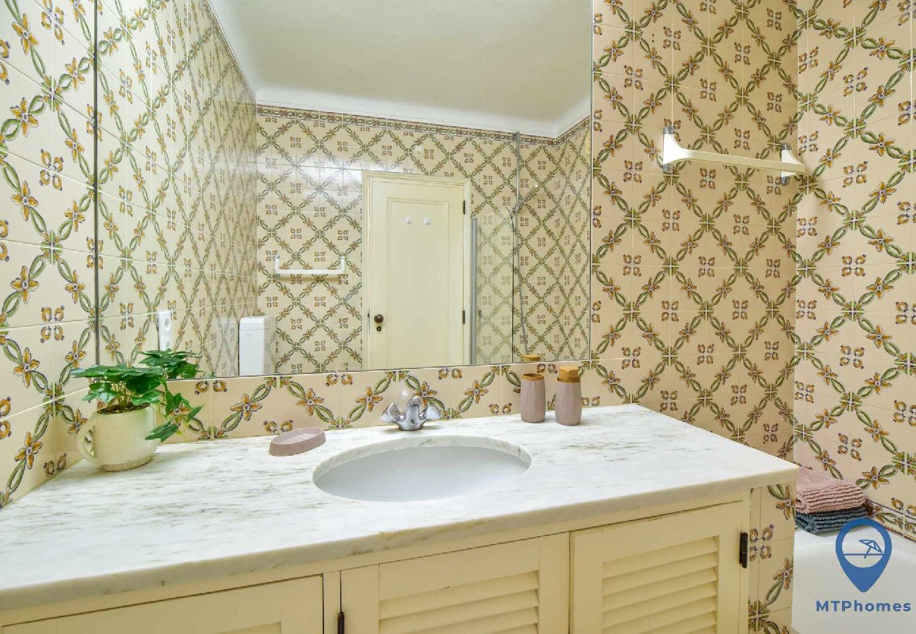 Apartamento em Olhos D´Água - Balaia Golf