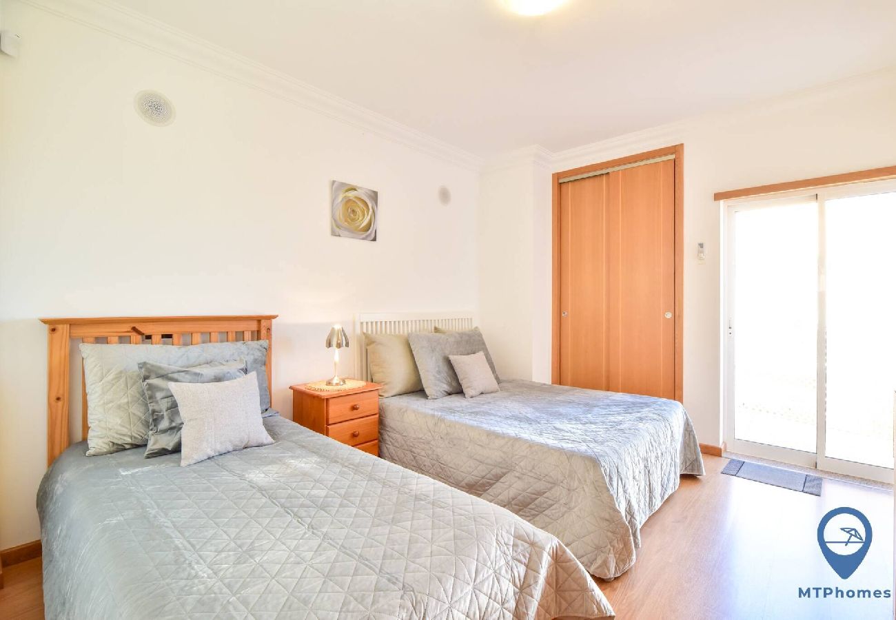 Villa in Albufeira - Alfarrobeira