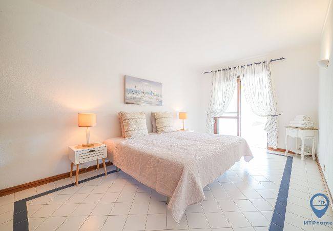 Apartment in Guia - Salgados