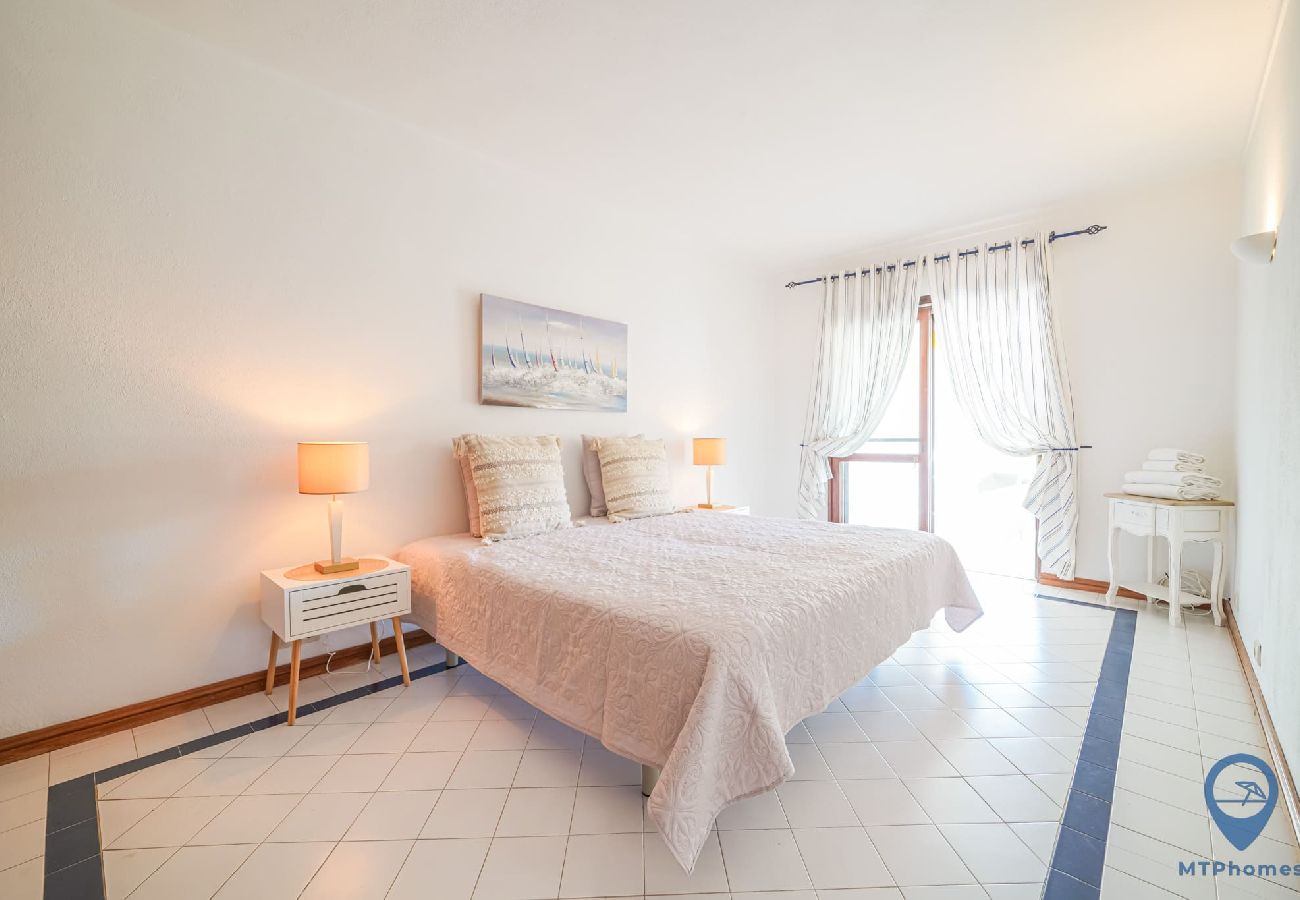 Apartment in Guia - Salgados