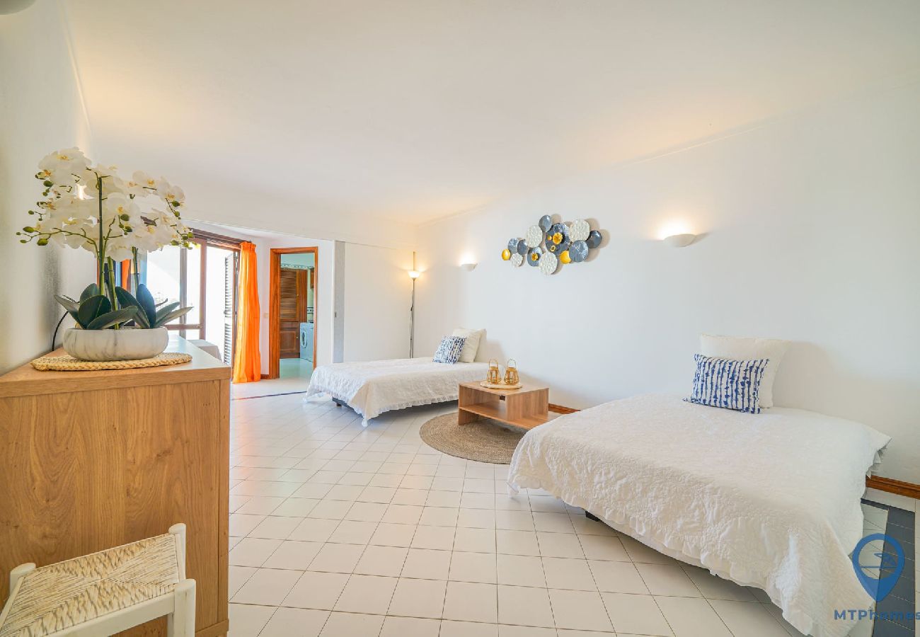 Apartment in Guia - Salgados