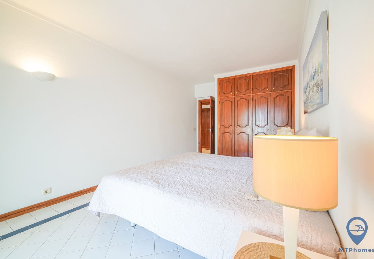 Apartment in Guia - Salgados